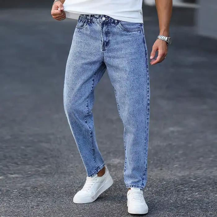 Les pantalons en denim délavé bleu clair pour hommes sont simples, décontractés et à la mode, ajusté