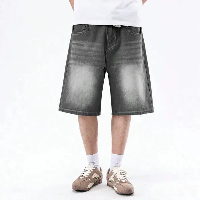 Nouvelles collections été 2026 : Short en jean polyvalent pour homme, coupe droite américaine person