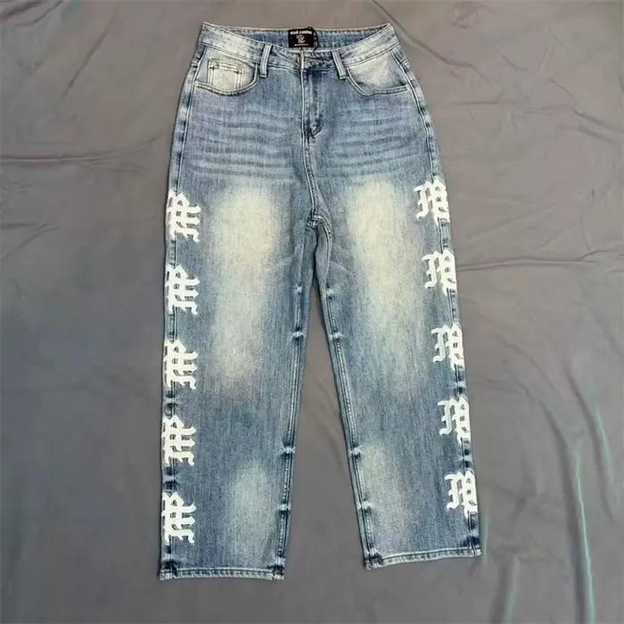 Jean en denim long pour homme, coupe droite ample, délavé bleu, avec lettres brodées 'Mixed Emotion'