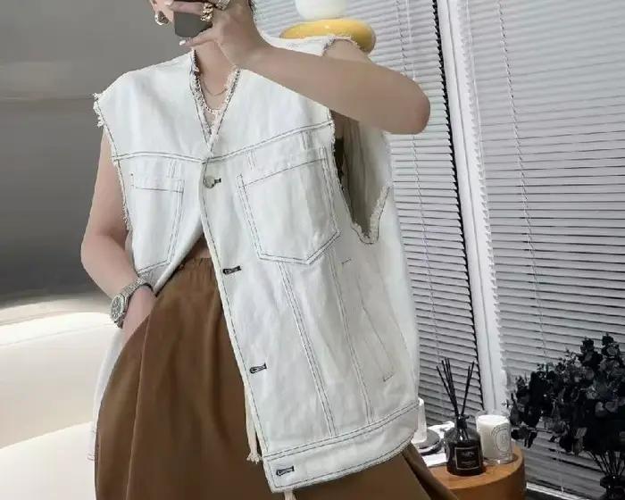 Gilet en jean blanc pour femme, nouvelle collection été 2026, sans manches, coupe ample, style super