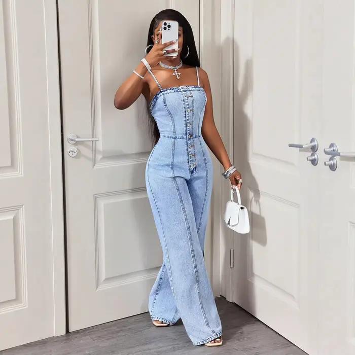 Combinaisons en jean pour femmes vintage sans dos sans manches délavées style streetwear pantalons en jean à bretelles printemps été 2026