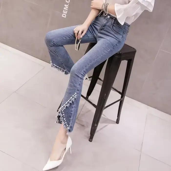 Jeans bleus courts pour femmes