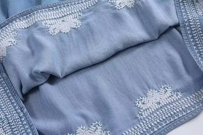 Robe en jean brodée pour femmes