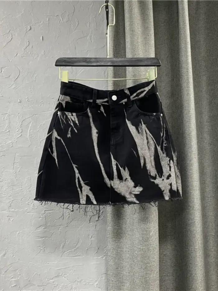 Jupe courte en denim à motif personnalisé