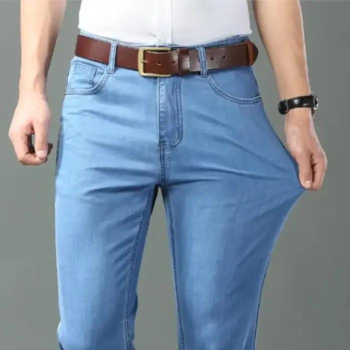 Nouveau Jean en Denim Fin Effet Soie Glacée pour Homme
