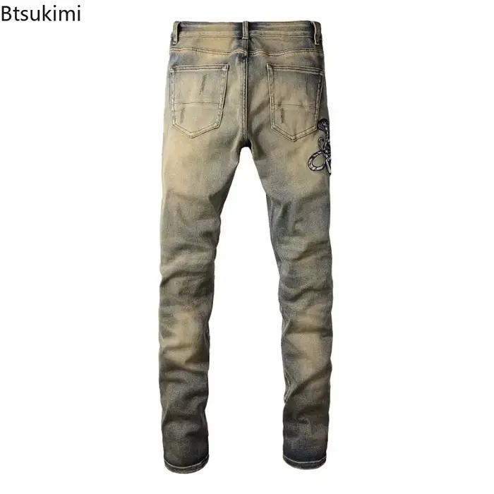 Nouveau Jean en Denim Brodé Serpent pour Homme 2026 – Bleu Vintage avec Patch en Cuir Effet Peau