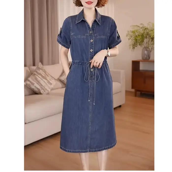 Robe en jean pour femme collection été 2026 coupe ajustée élégante décontractée avec poches pour soirées et sorties style vintage mode casual