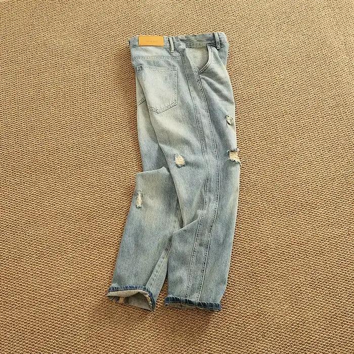 Jeans déchirés rétro bleu clair pour hommes, pantalon en denim cône droit décontracté, tendance vintage, style rétro, haute rue, quatre saisons, coupe droite, matériau coton, lavage en pierre, poches pratiques