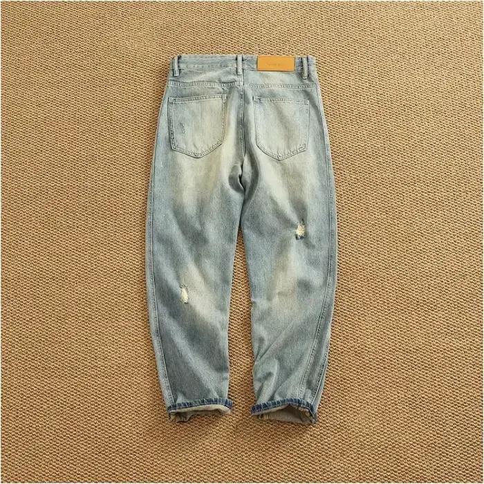 Jeans déchirés rétro bleu clair pour hommes, pantalon en denim cône droit décontracté, tendance vintage, style rétro, haute rue, quatre saisons, coupe droite, matériau coton, lavage en pierre, poches pratiques