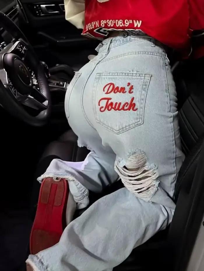 Jean déchiré brodé Hip Hop « Don't Touch » pour femme