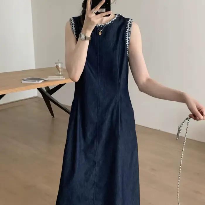Robe en jean sans manches pour femme