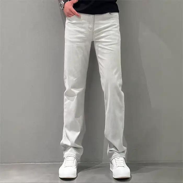 Jeans droits de haute qualité pour homme, coupe ample, décontracté, bleu, pantalon longueur cheville, matériau coton mélangé, pour printemps et été, style minimaliste, quotidien, ajustement confortable, fermeture bouton volant