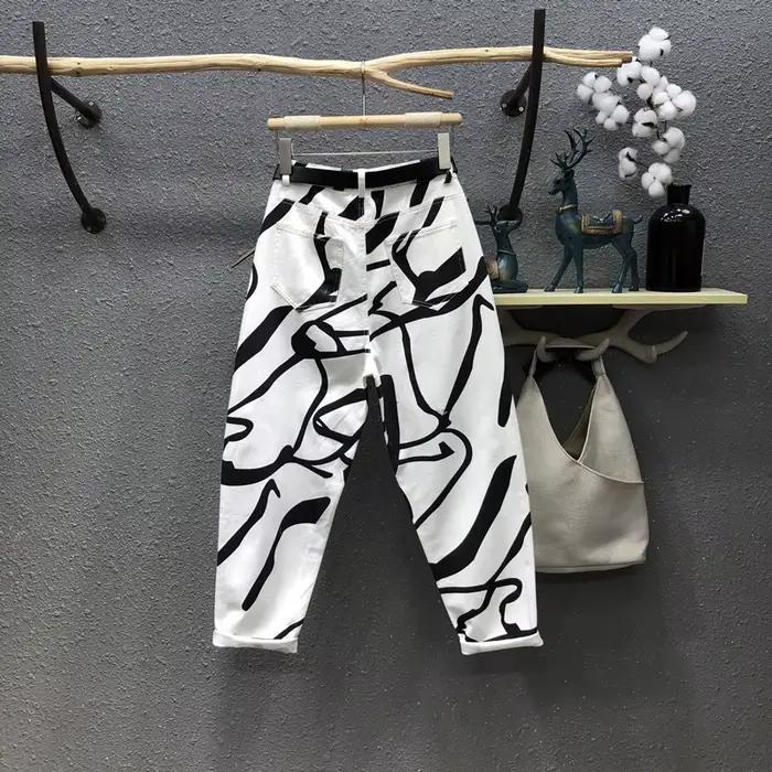 Jean Délavé avec Poches et Imprimé Graffiti pour Femme