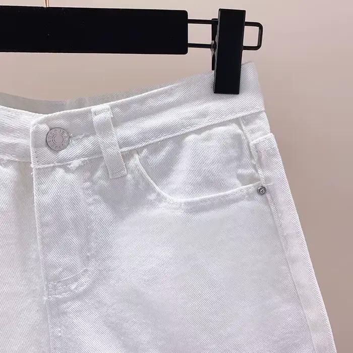 Shorts en jean blanc d'été