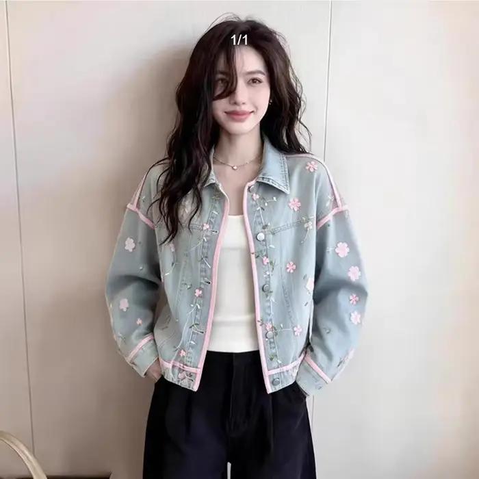 Veste en jean bleu brodée de fleurs pour femme – Nouvelle collection Printemps 2026 – Unique, magnif