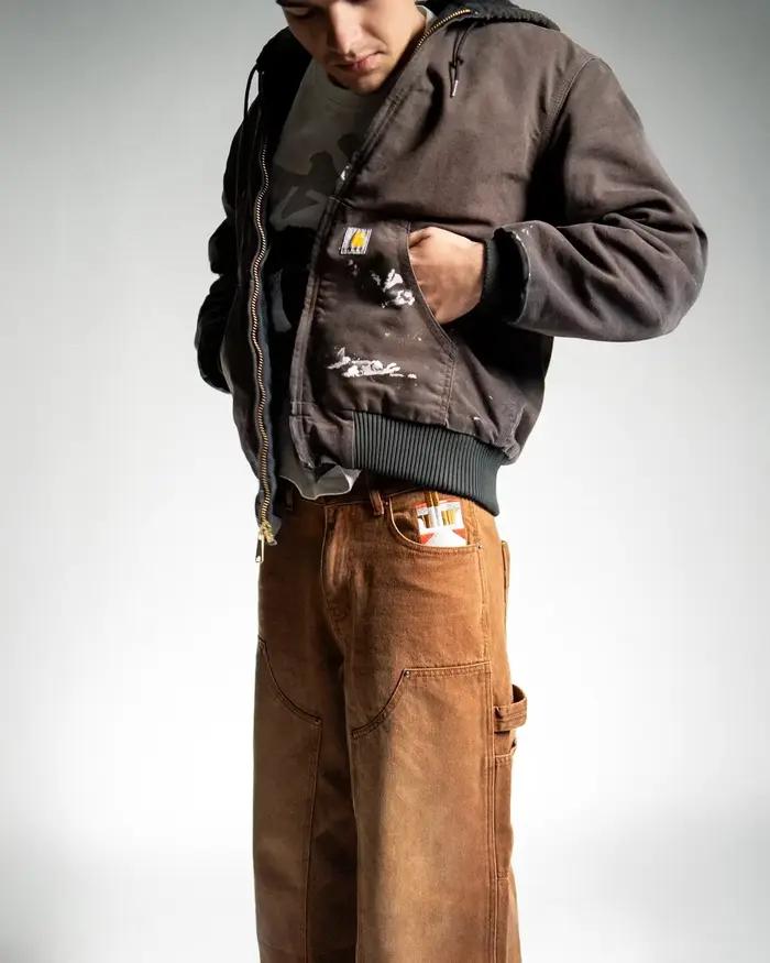 Streetwear rétro jean Y2k motif gothique brodé marron