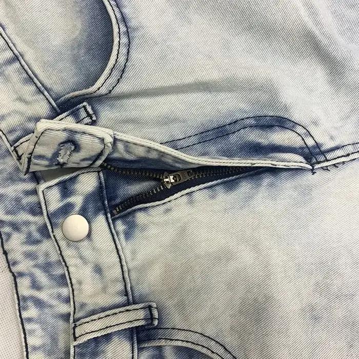 Jean tendance homme 2024 coupe slim style décontracté avec détails en sangle pourtenue décontractée occaions spéciales