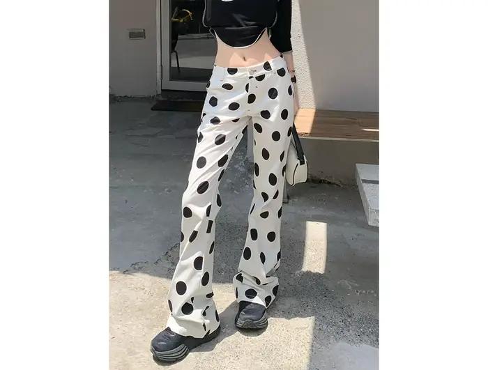 Jean polyester décontracté pour femmes avec coupe slim et évasé légèrement vers les chevilles pour l'automne et l'hiver occassions polyvalentes