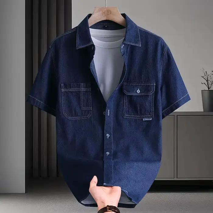 Chemise en jean à manches courtes pour homme avec poches plaquées
