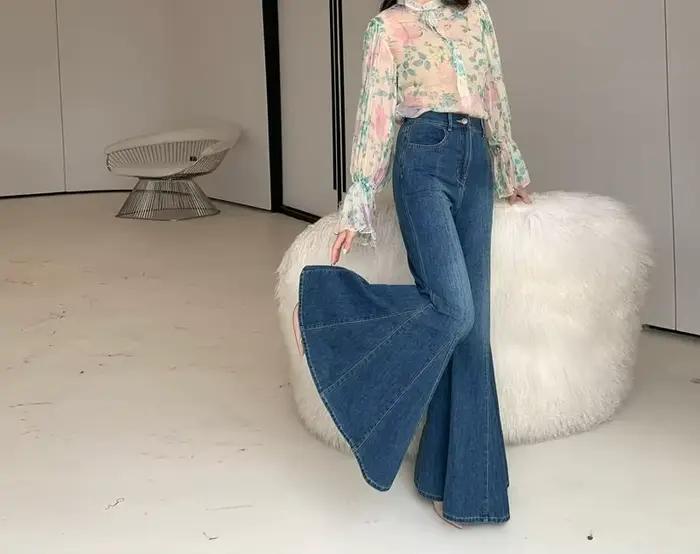 Jeans rétro bleu taille haute évasés et ajustés