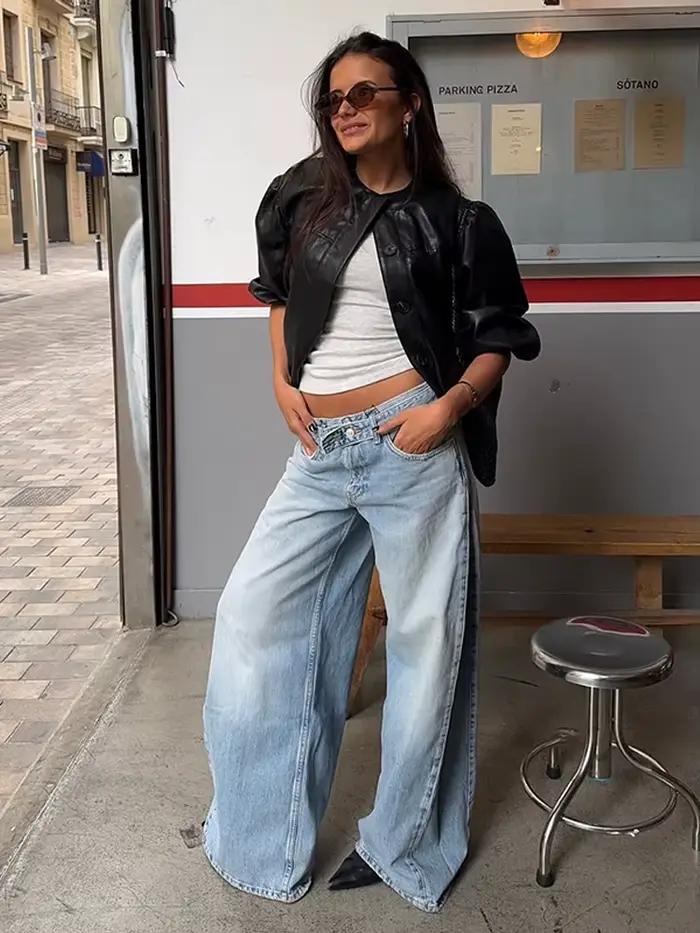 Jean long ample pour femme avec découpes latérales et torsades