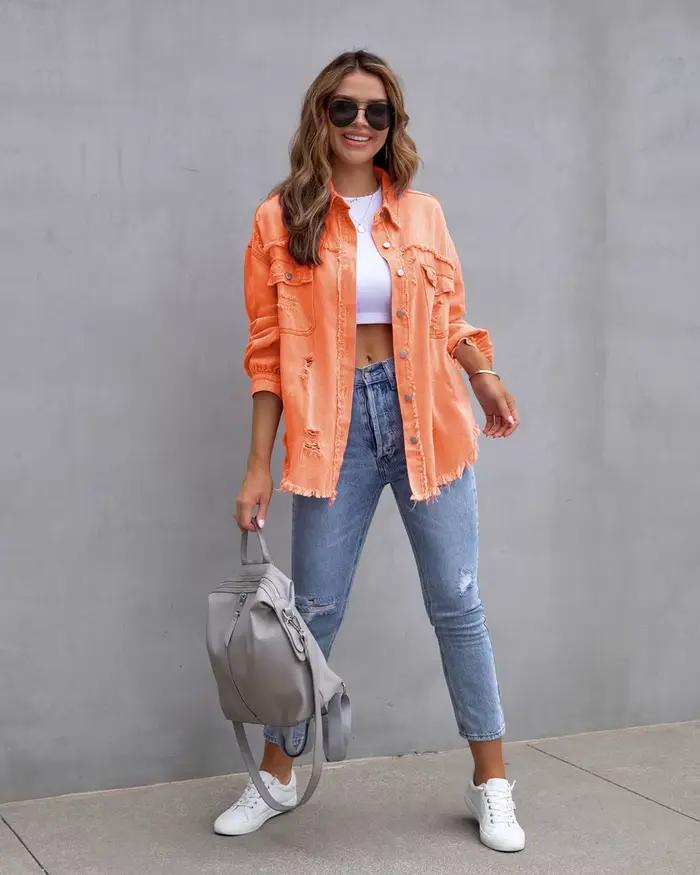 Veste en jean déchirée à bord brut pour femme