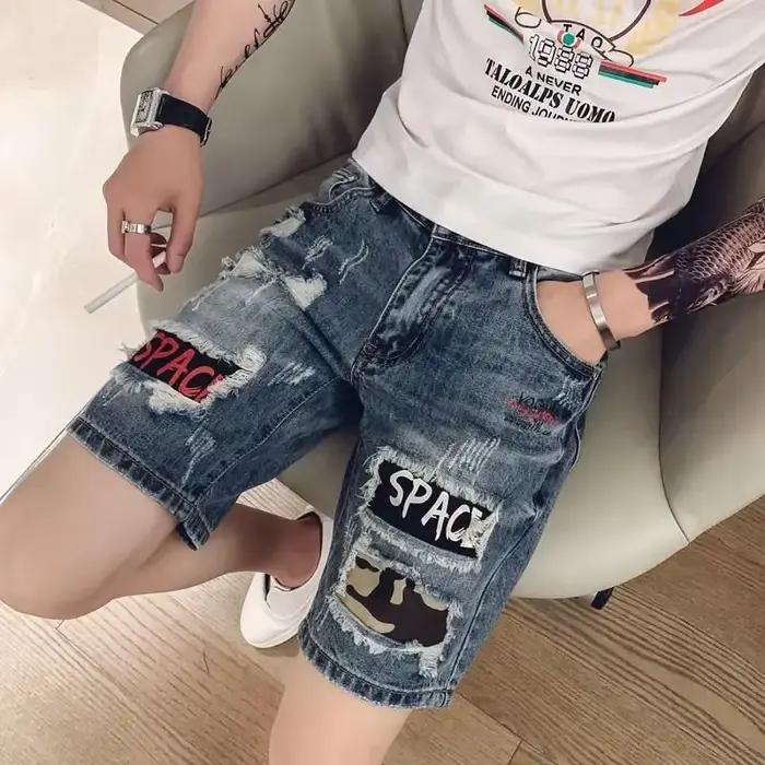 CamSolomon-Short en jean déchiré avec texte pour homme