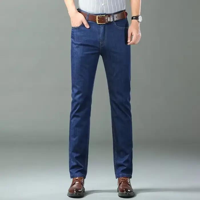 Nouveau Jean en Denim Fin Effet Soie Glacée pour Homme