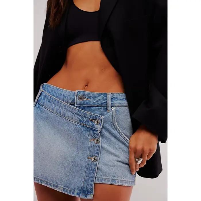 Combhasaki Jupe-short en jean asymétrique pour femme, style Y2K, boutonnée sur le devant, en denim extensible, taille haute, coupe enveloppante