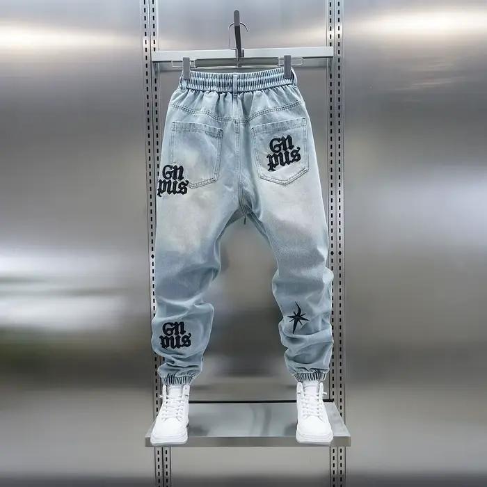Jean en denim délavé brodé style streetwear américain