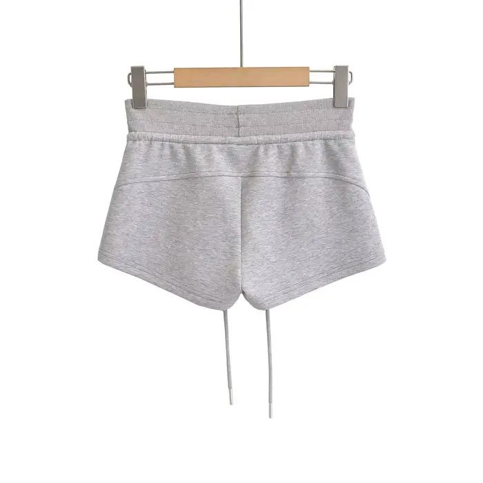 Mini short noir pour femmes