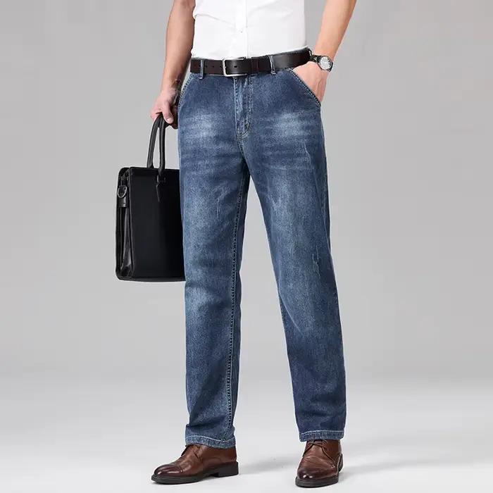 Jean décontracté homme en coton léger coupe droite
