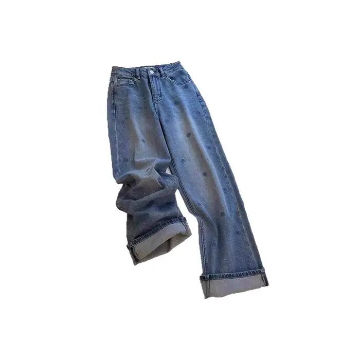 Pantalon en jean rétro brodé de roses en strass pour femme